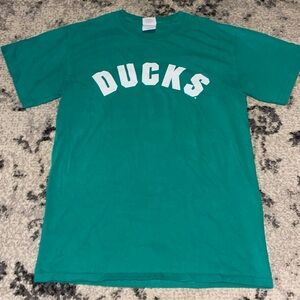 Green and white vintage oregon ducks Ducks t shirt